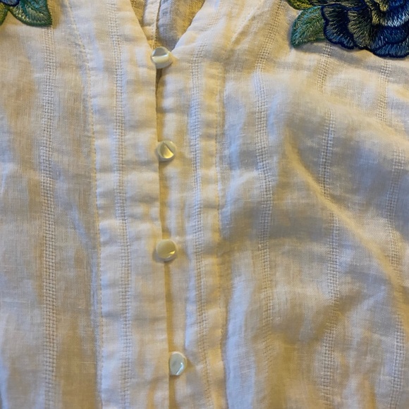 Rails Thea Blouse in White with Blue Rose Embroidery - Picture 3 of 8